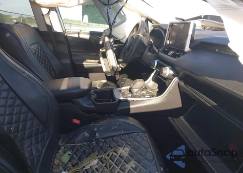 2023 Toyota Rav4 Xle z USA, uszkodzony, nr VIN 2T3W1RFV7PC219642